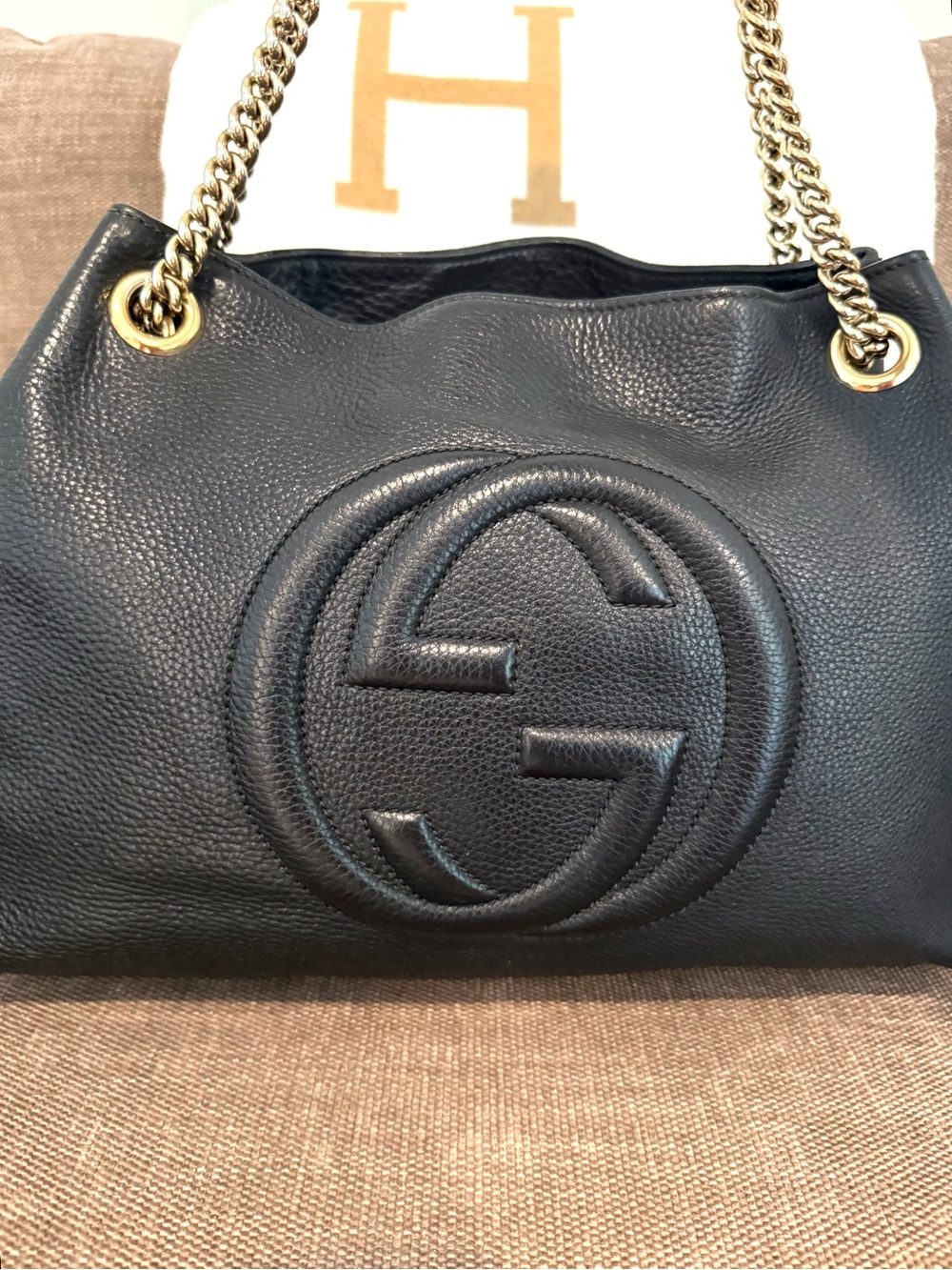 Authentic Gucci Soho shoulder bag black leather gold chain straps medium w box - Picture 4 of 16